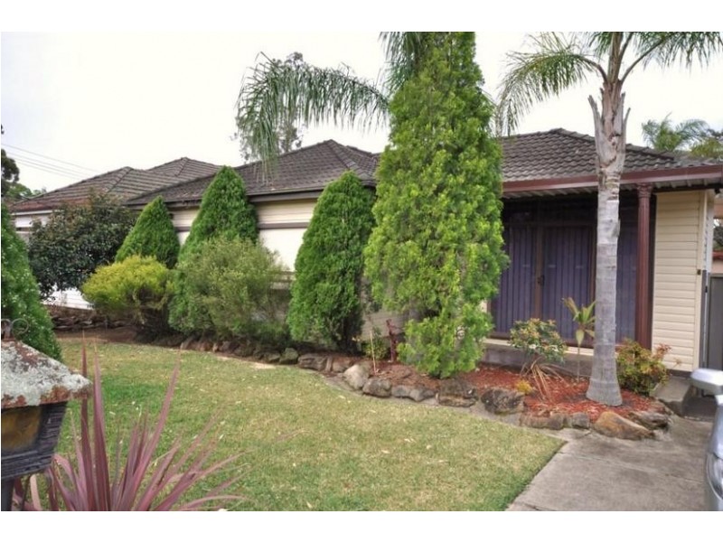 4 VALDA STREET, Merrylands NSW 2160