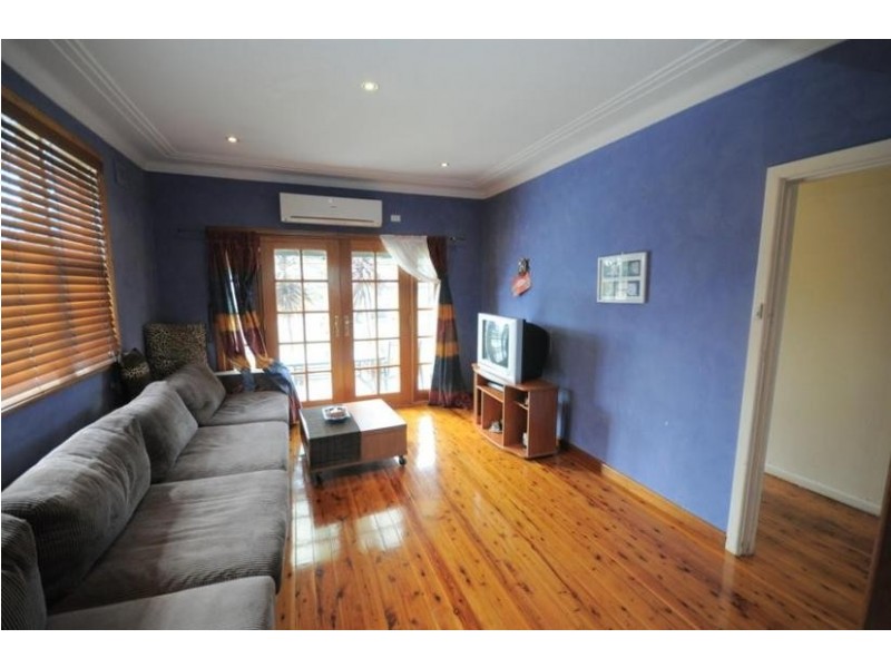 16 WARREN STREET, Woodpark NSW 2164