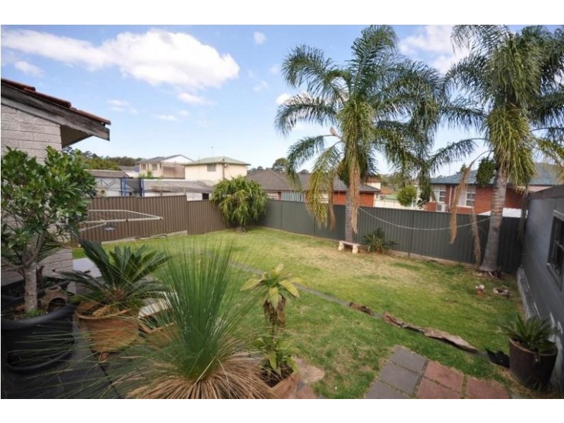 16 WARREN STREET, Woodpark NSW 2164