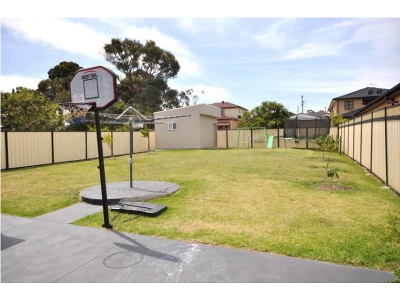 33 FAULDS ROAD, Guildford West NSW 2161