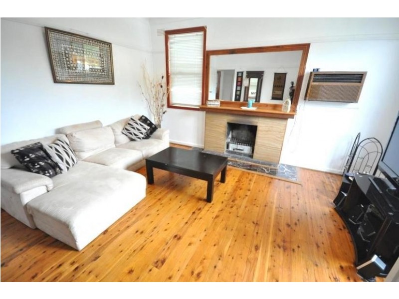 3 BALLANDELLA RD, Toongabbie NSW 2146