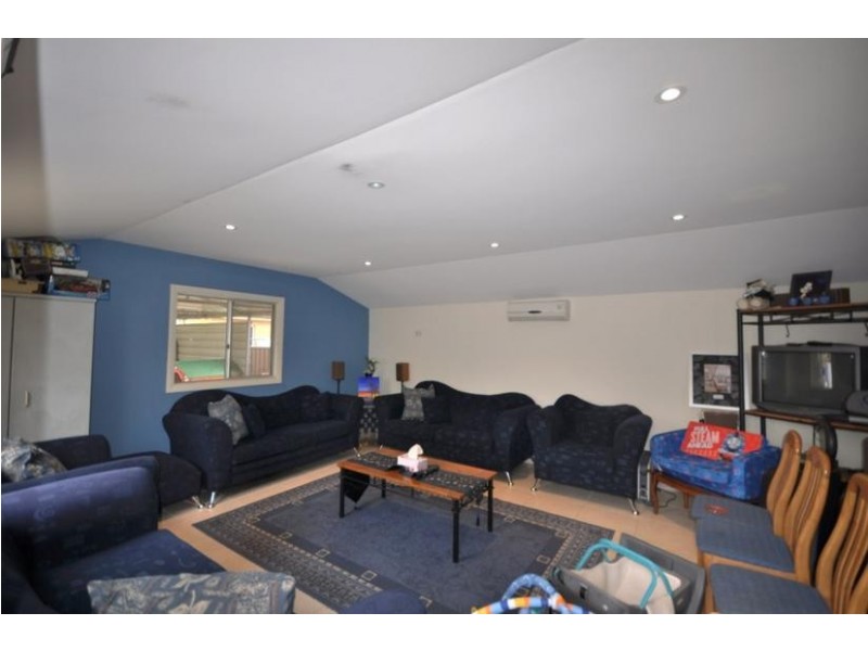 11 LINWOOD STREET, Guildford NSW 2161