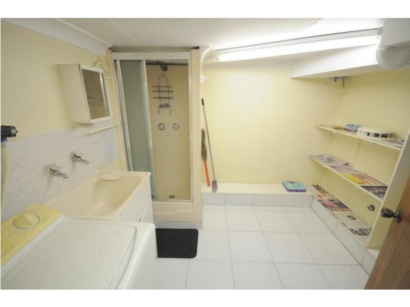 16 Mowle Street, Westmead NSW 2145