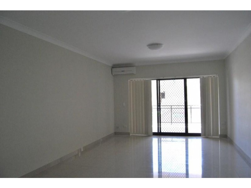 8/134-136 WOODVILLE ROAD, Merrylands NSW 2160