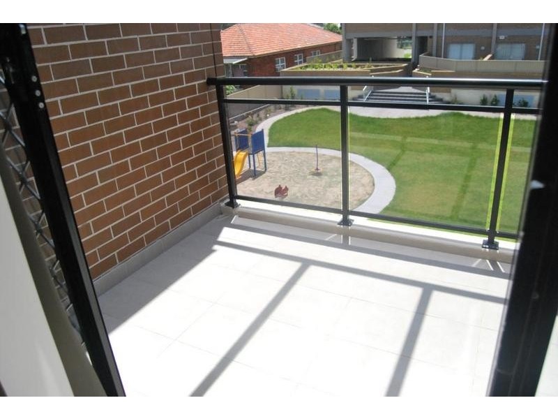 1/134-136 WOODVILLE ROAD, Merrylands NSW 2160