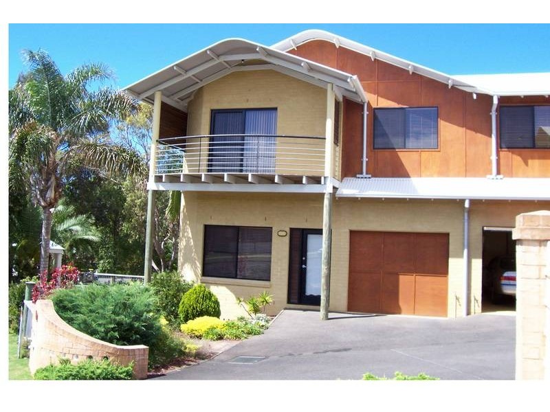 2/192 Mathew Flinders Drive, Port Macquarie NSW 2444
