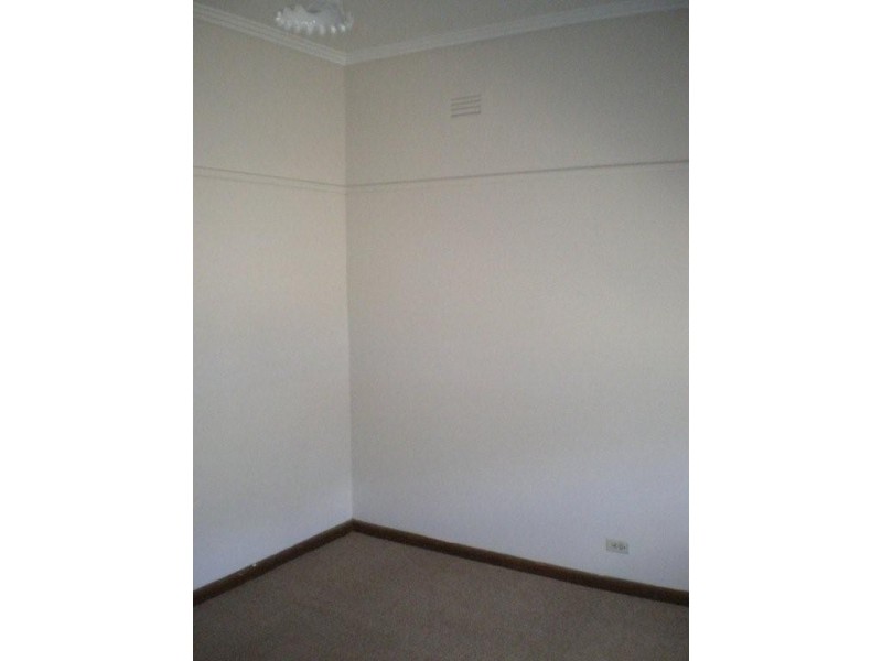 4 Kokoda Ave, Warracknabeal VIC 3393