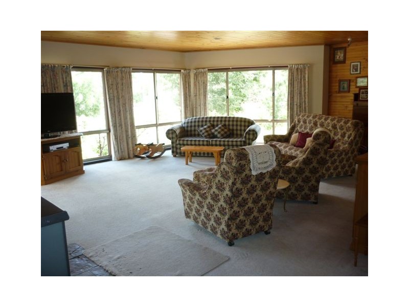 21 Rainbow Road, Warracknabeal VIC 3393