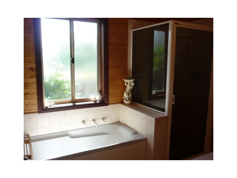 21 Rainbow Road, Warracknabeal VIC 3393