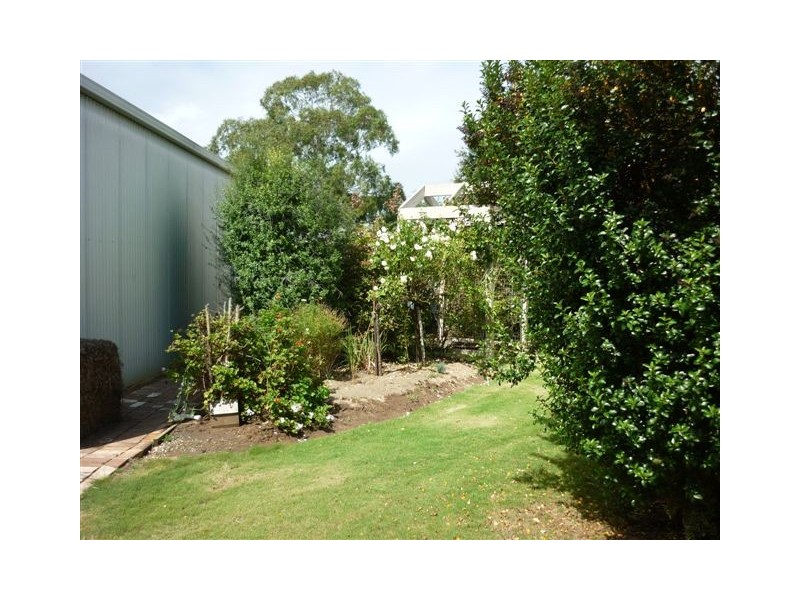 21 Rainbow Road, Warracknabeal VIC 3393