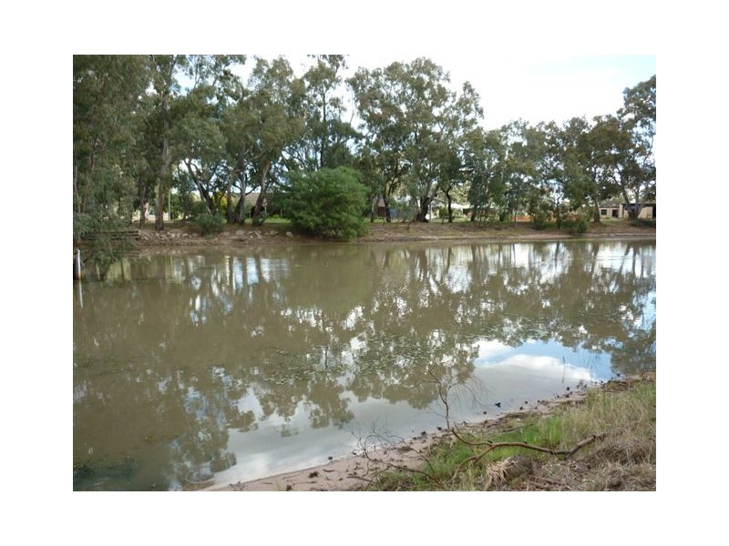 21 Rainbow Road, Warracknabeal VIC 3393