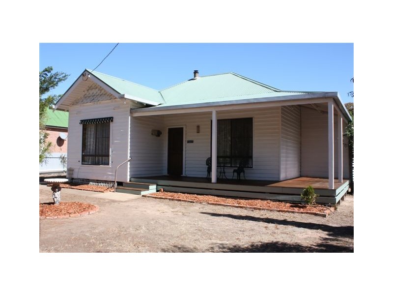 118 Craig Ave, Warracknabeal VIC 3393