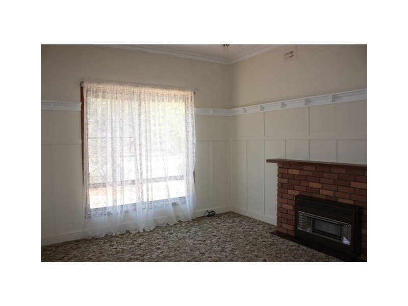 118 Craig Ave, Warracknabeal VIC 3393