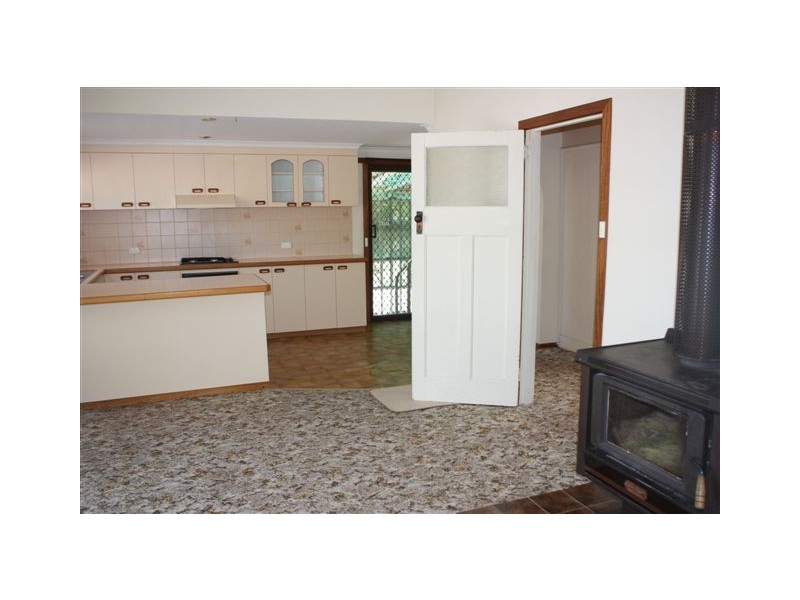 118 Craig Ave, Warracknabeal VIC 3393