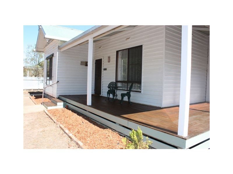 118 Craig Ave, Warracknabeal VIC 3393