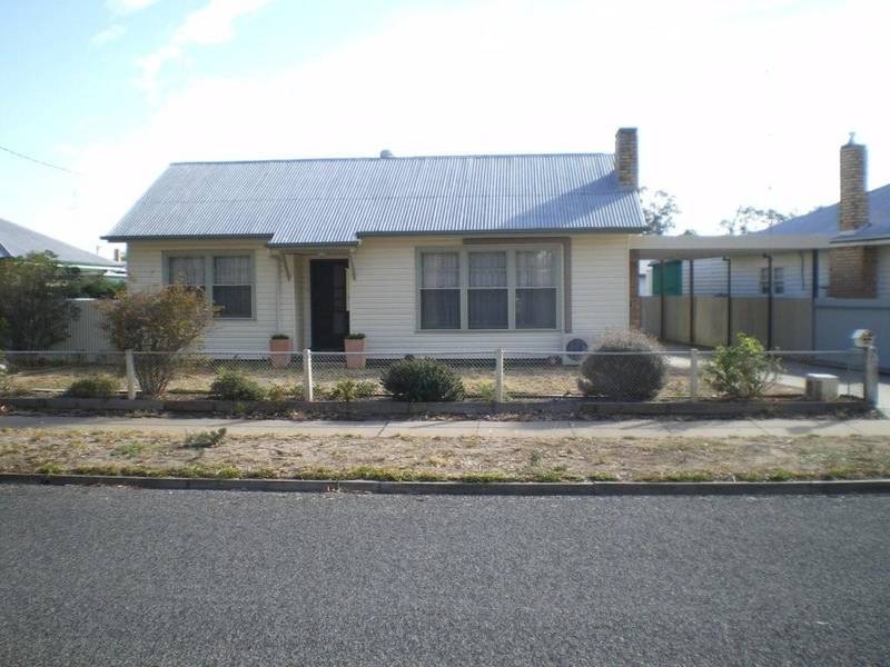 66 Craig Ave, Warracknabeal VIC 3393