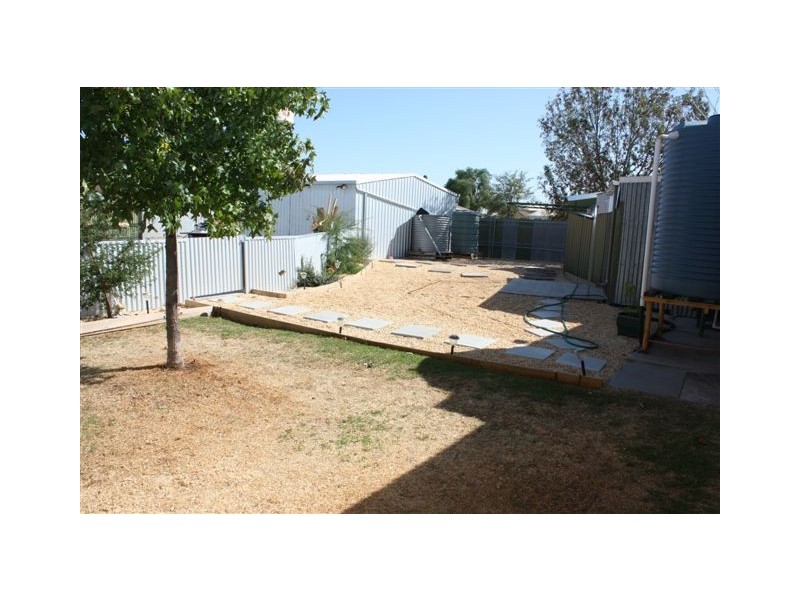 48 Molyneaux Street, Warracknabeal VIC 3393