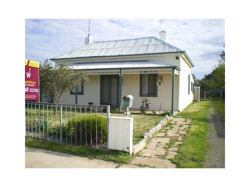 54 Anderson Street, Warracknabeal VIC 3393