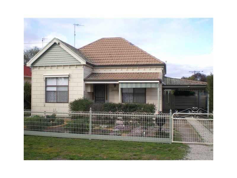 85 Devereaux Street, Warracknabeal VIC 3393