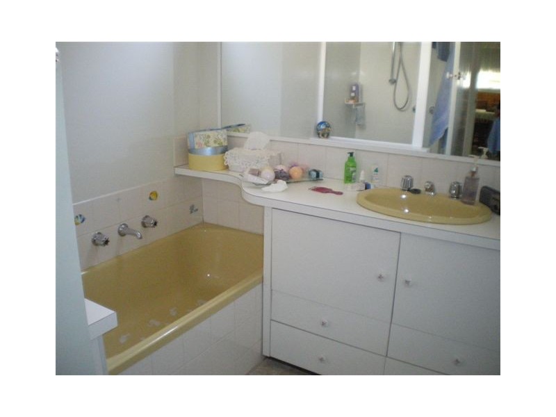 85 Devereaux Street, Warracknabeal VIC 3393