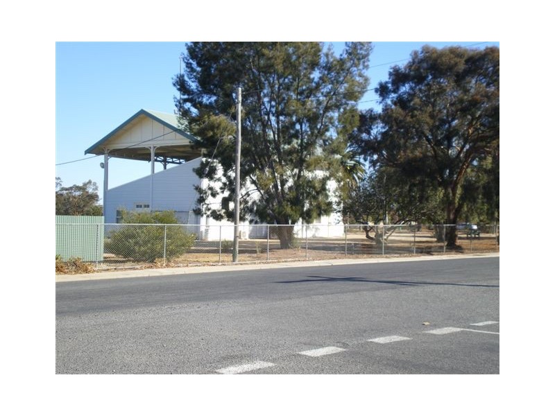 85 Devereaux Street, Warracknabeal VIC 3393