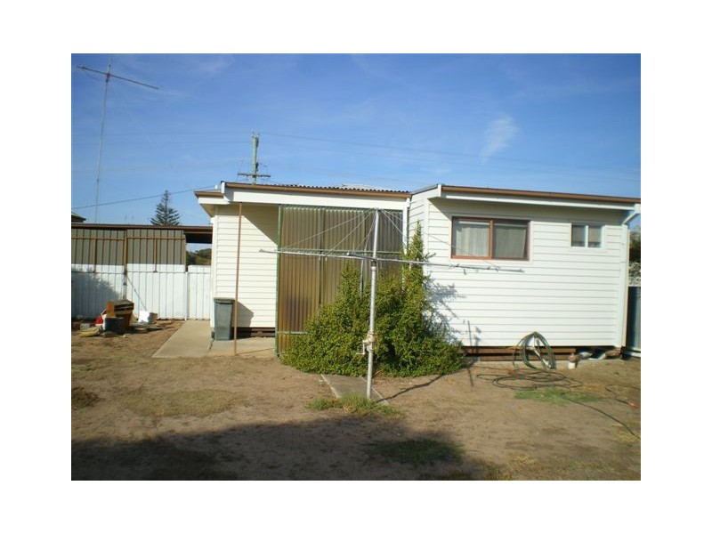 56 Molyneaux Street, Warracknabeal VIC 3393