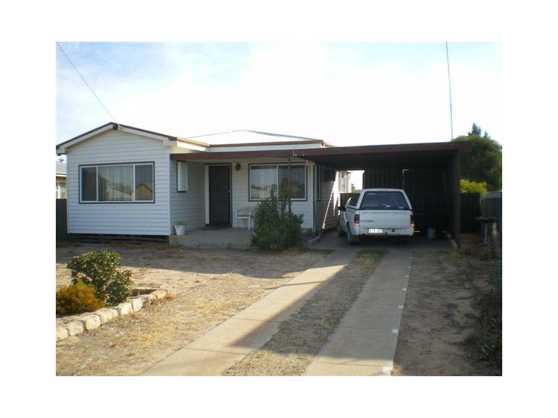 56 Molyneaux Street, Warracknabeal VIC 3393