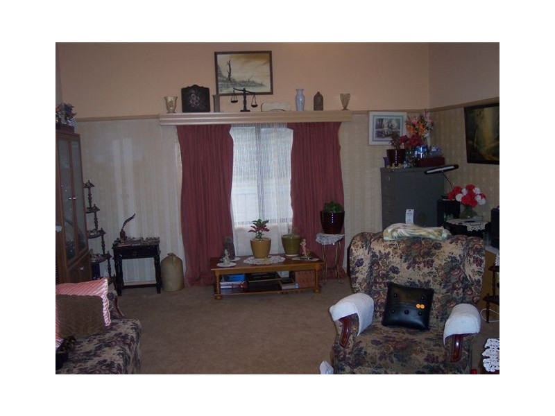 38 Deakin St, Beulah VIC 3395