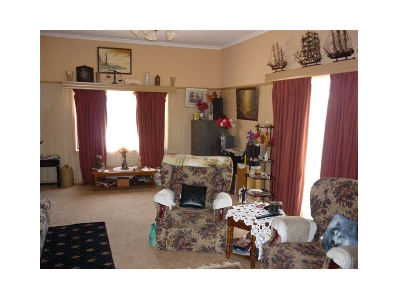 38 Deakin St, Beulah VIC 3395