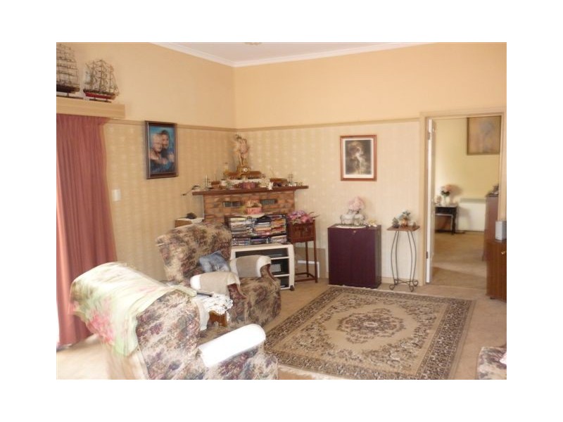 38 Deakin St, Beulah VIC 3395