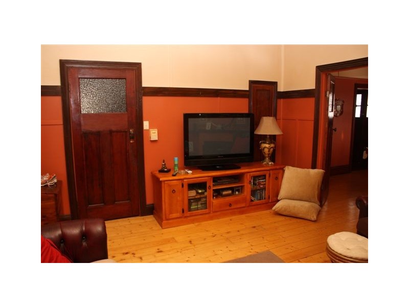 19 Devereux Street, Warracknabeal VIC 3393