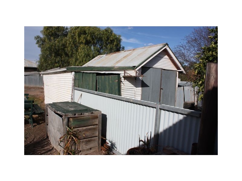 19 Devereux Street, Warracknabeal VIC 3393