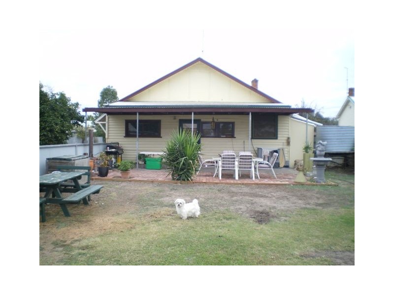 19 Devereux Street, Warracknabeal VIC 3393