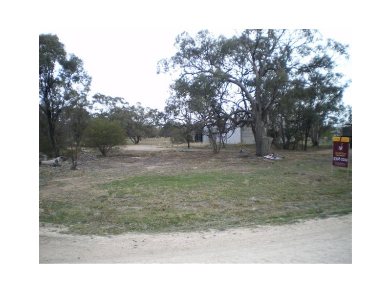 7 Cemetery Road, Warracknabeal VIC 3393