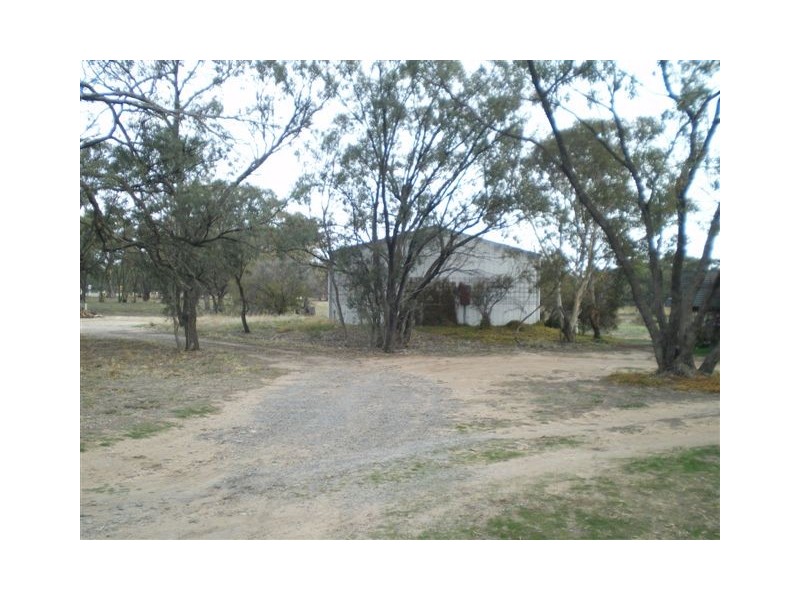 7 Cemetery Road, Warracknabeal VIC 3393