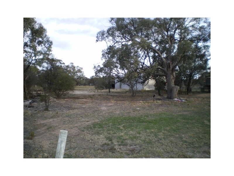7 Cemetery Road, Warracknabeal VIC 3393