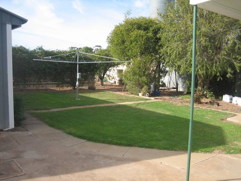 16 High Street, Watchem VIC 3482