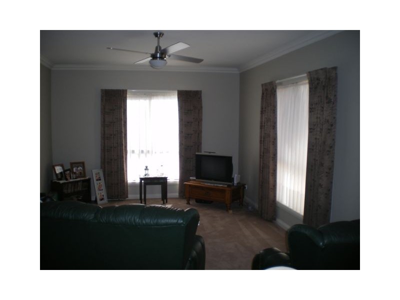 1/12 Jamouneau Street, Warracknabeal VIC 3393