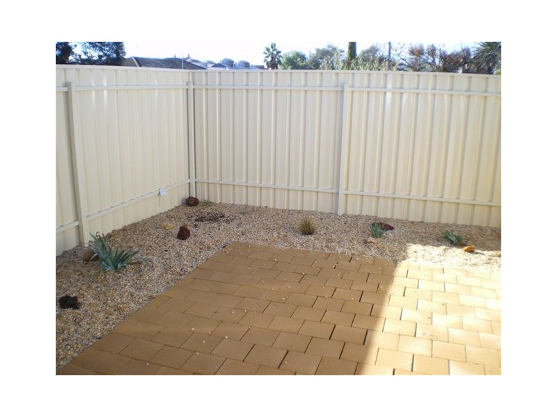 1/12 Jamouneau Street, Warracknabeal VIC 3393