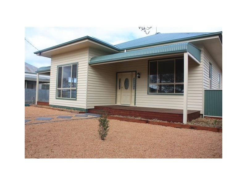 5 Milbourne Street, Warracknabeal VIC 3393