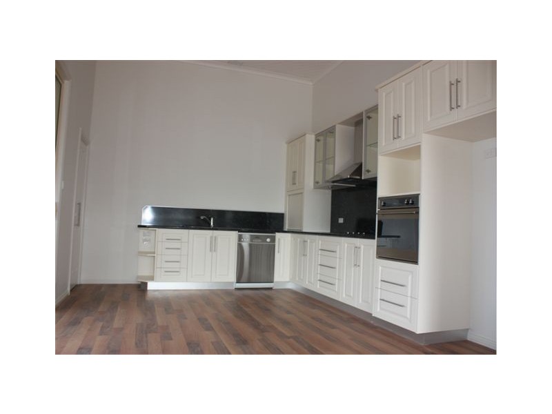 5 Milbourne Street, Warracknabeal VIC 3393