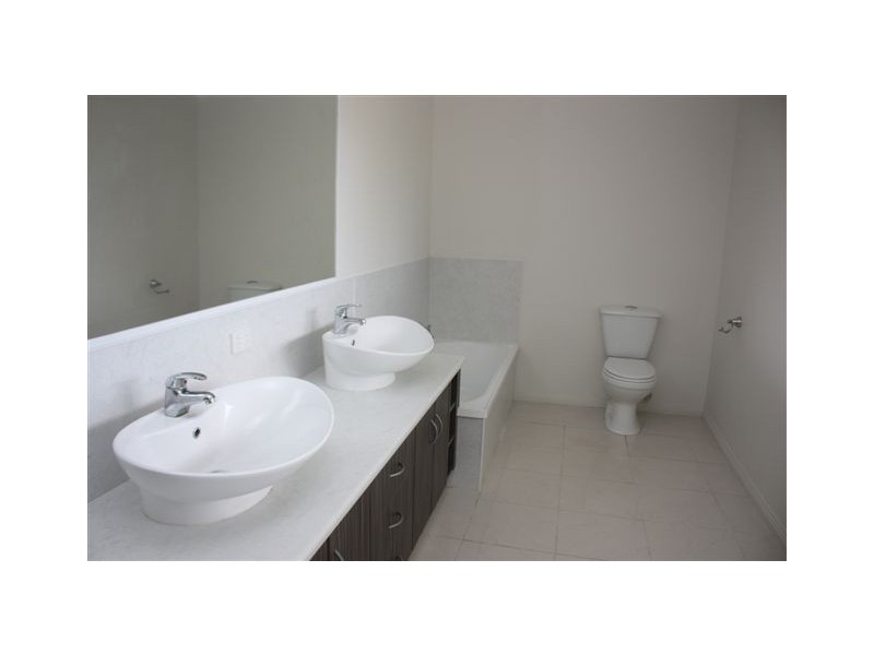 5 Milbourne Street, Warracknabeal VIC 3393