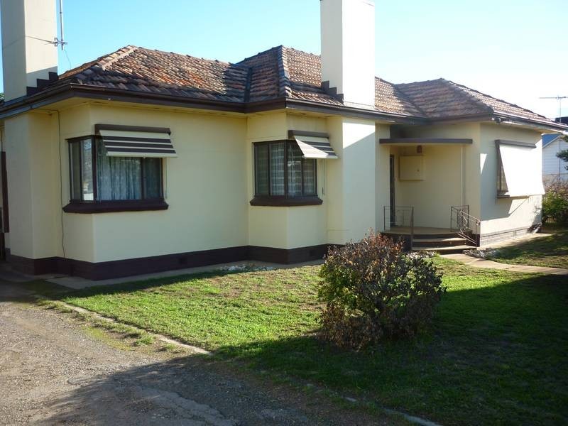 14 Menzies Street, Charlton VIC 3525