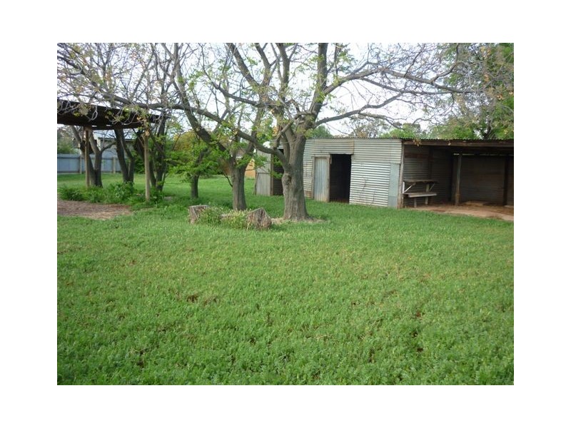 14 Menzies Street, Charlton VIC 3525