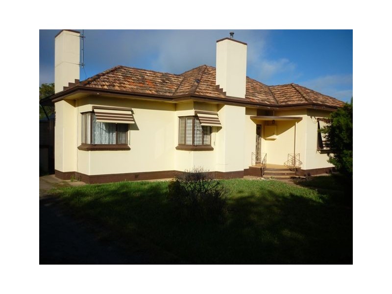 14 Menzies Street, Charlton VIC 3525