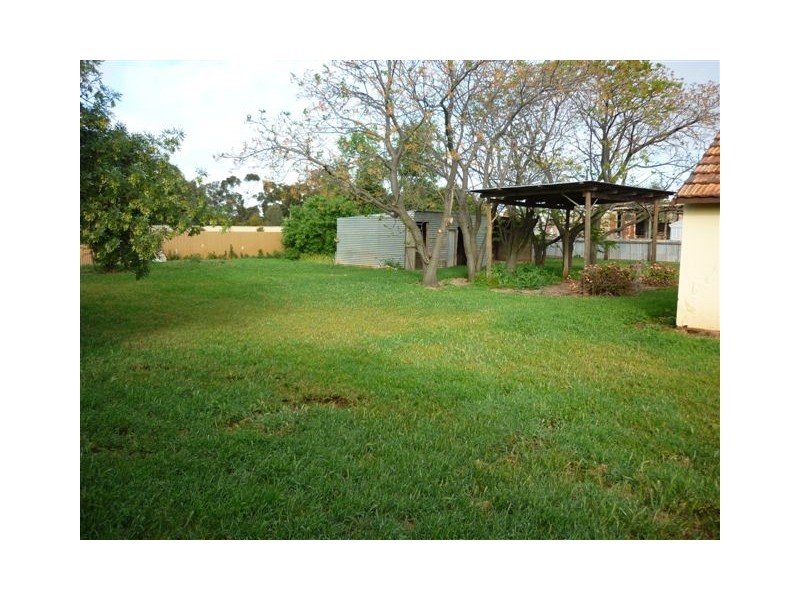 14 Menzies Street, Charlton VIC 3525