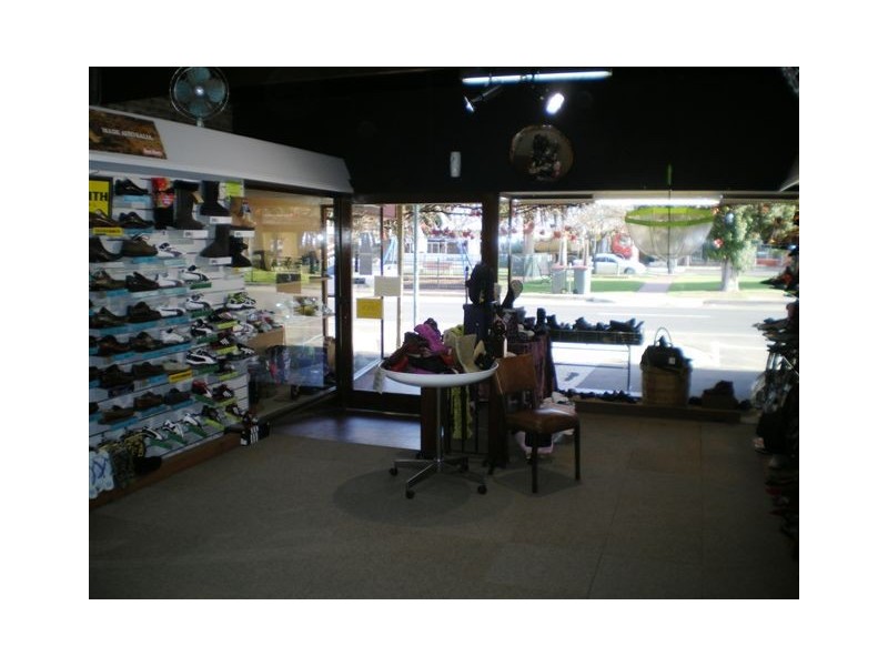 27 Victoria Street, Nhill VIC 3418