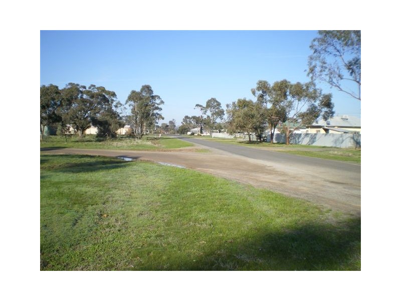 Thomas Street, Warracknabeal VIC 3393