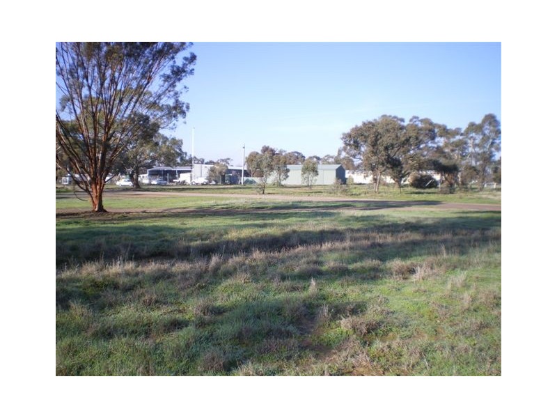 Thomas Street, Warracknabeal VIC 3393