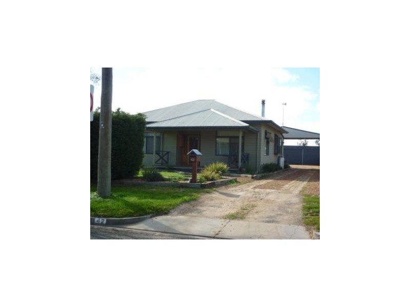 42 Aitken Avenue, Donald VIC 3480